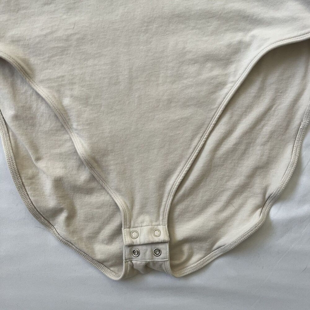 Old Navy Bodysuit Ivory Short Sleeve Cap Scoop Neck Snap Gusset T-Shirt Size XL - Picture 6 of 9
